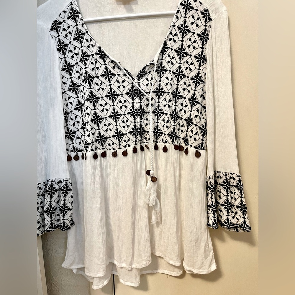 Style & Co. White and Black Tunic Blouse Size M
